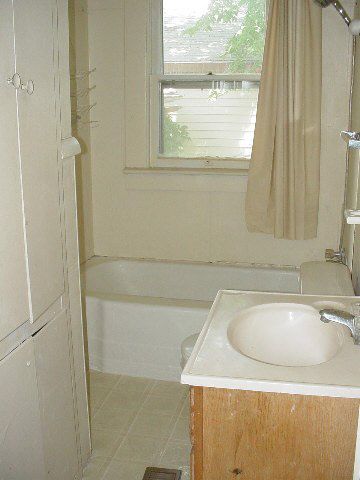 814 N Pine, Newton, KS 67114
