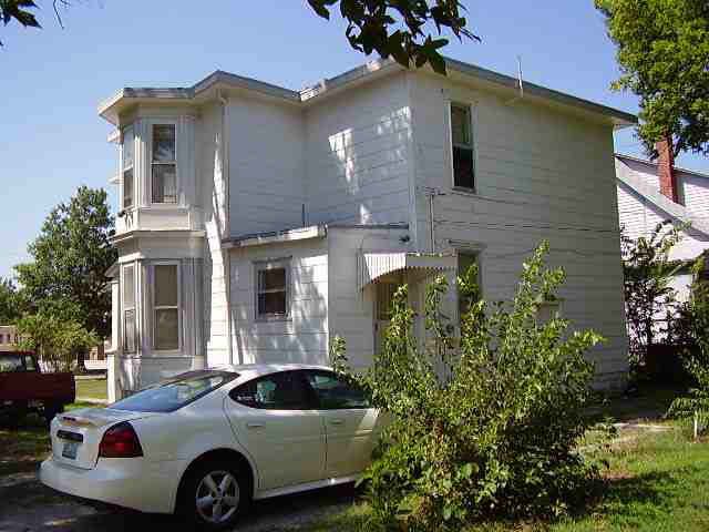 330 E 1st, Newton, KS 67114