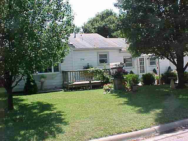 1701 E 8th, Newton, KS 67114