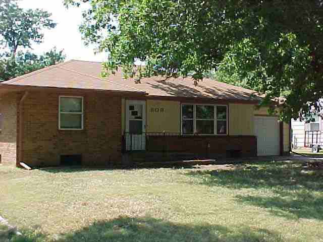 809 Columbus, Newton, KS 67114