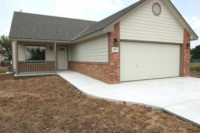 210 Harmony Cir, Rose Hill, KS 67133