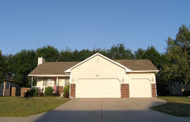 831 N Linden, Derby, KS 67037