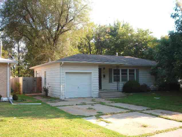 1416 Elizabeth, Winfield, KS 67156