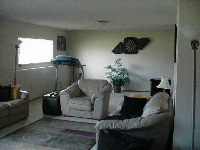 1631 Windwood Cir, Derby, KS 67037