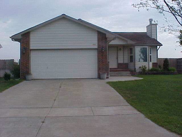 1901 Summerwood Ct, Goddard, KS 67052