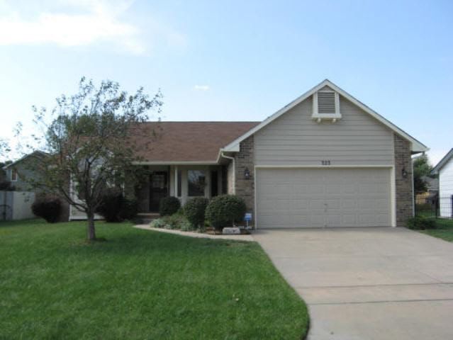 323 S Fieldcrest, Wichita, KS 67209