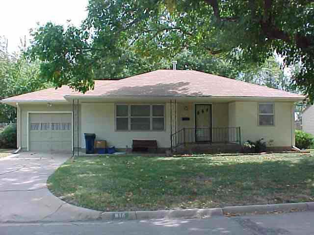 816 Spruce St, Newton, KS 67114