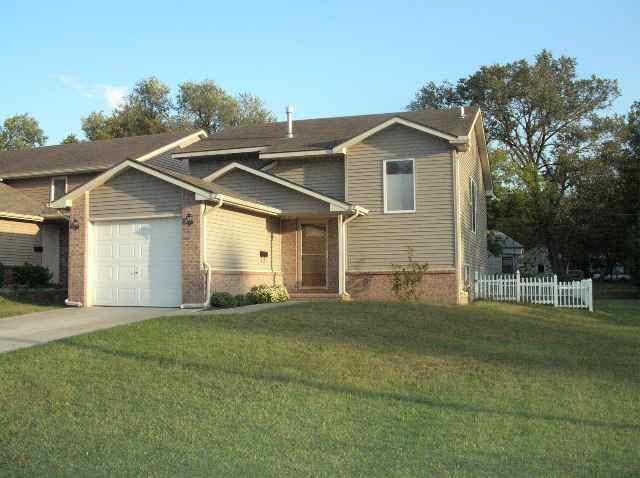222 Wiley St, Augusta, KS 67010