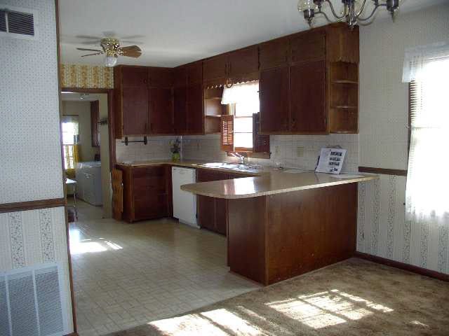 405 E 11th, Newton, KS 67114