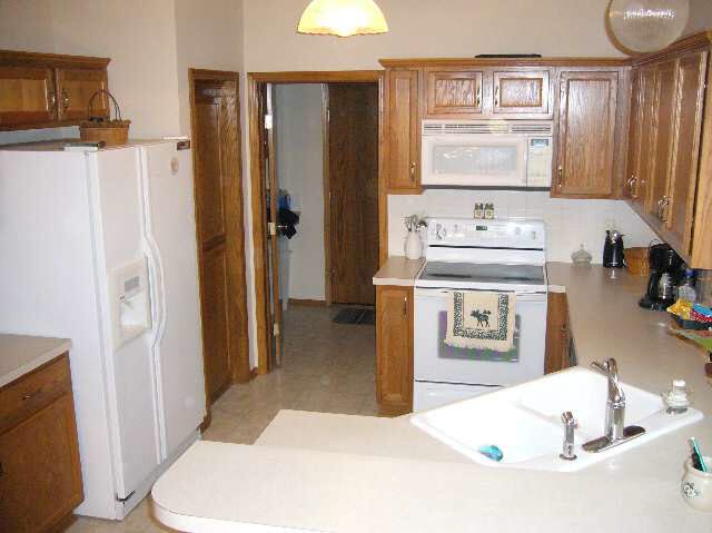 812 Linden Ln, Derby, KS 67037