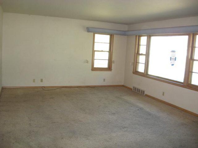 1113 Harrison, Newton, KS 67114