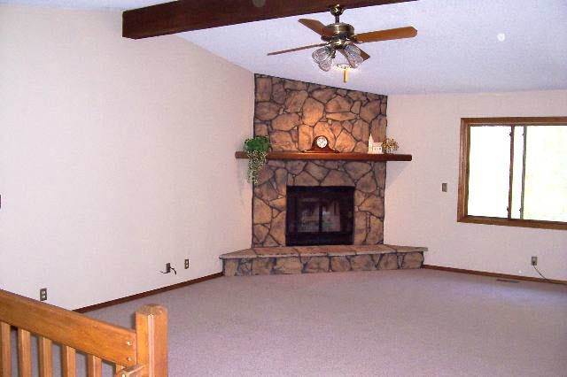 925 N Tanglewood Rd, Derby, KS 67037