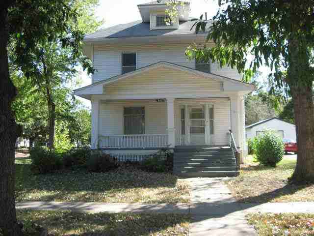 725 E 8th, Newton, KS 67114