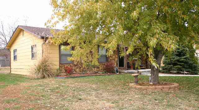 401 Valley View St, Derby, KS 67037