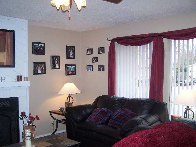 532 E 54th St, Wichita, KS 67216
