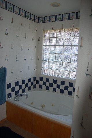 1910 S Honeytree, Wichita, KS 67207