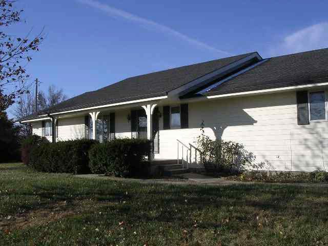 331 E Vesper St, Hesston, KS 67062