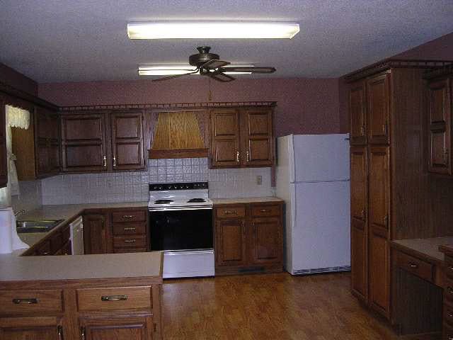 331 E Vesper St, Hesston, KS 67062