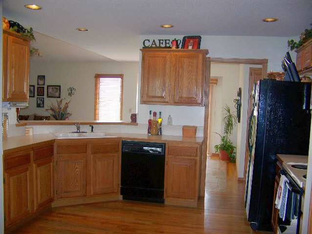5140 E Willow Point Rd, Bel Aire, KS 67220