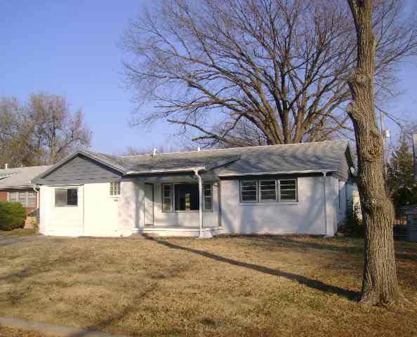 938 S Apache, Wichita, KS 67207