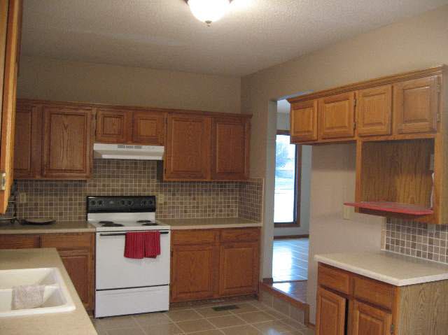 1601 E James, Derby, KS 67037
