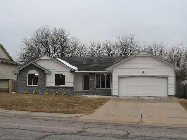 1601 E James, Derby, KS 67037