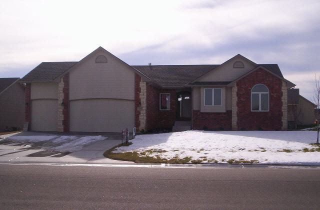 1305 N Forestview, Wichita, KS 67235