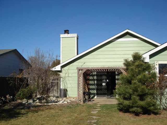 915 E Idlewild, Wichita, KS 67216