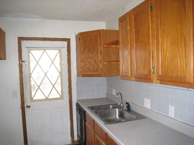 720 S Pinecrest, Wichita, KS 67218