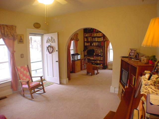 721 E 8th, Newton, KS 67114