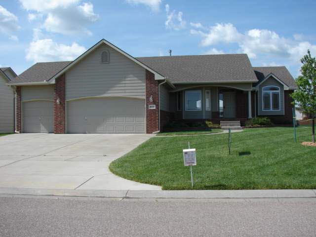 8113 E Old Mill Ct, Wichita, KS 67226