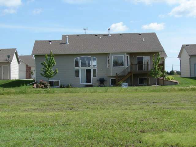 8113 E Old Mill Ct, Wichita, KS 67226
