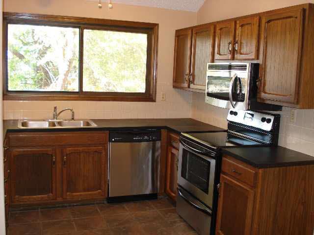 2 Willowdell Dr, Mulvane, KS 67110