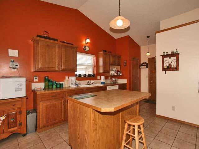 1104 Pembrook Ct, Derby, KS 67037