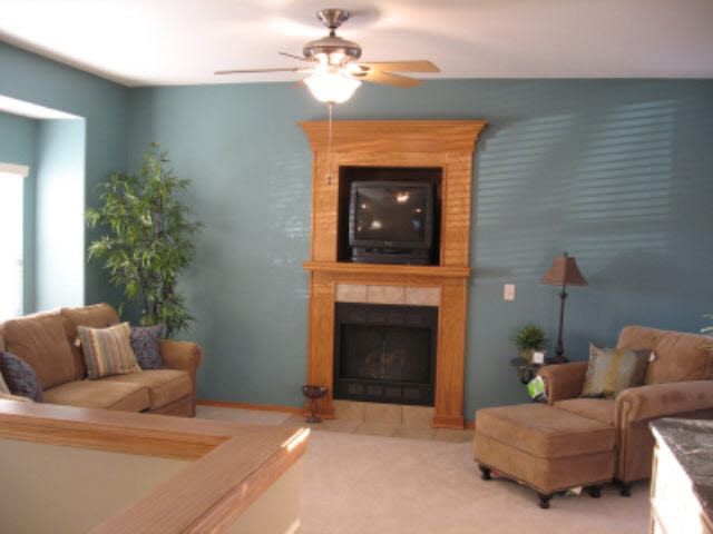 1724 Walnut Creek Dr, Derby, KS 67037