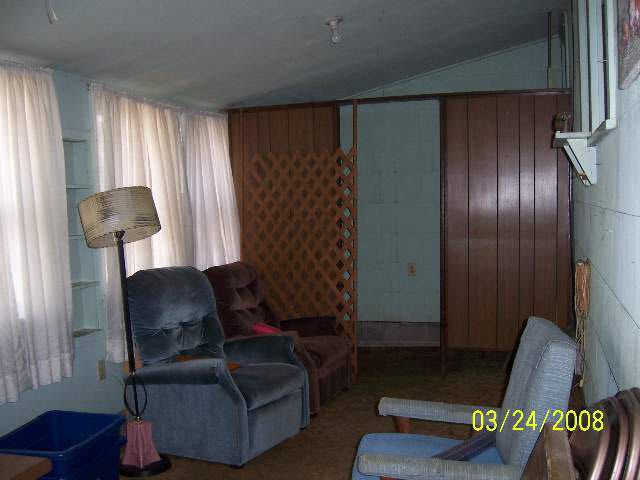 1336 W 9th, Newton, KS 67114