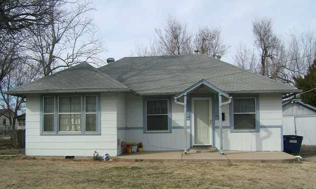 220 W 5th, Valley Center, KS 67147