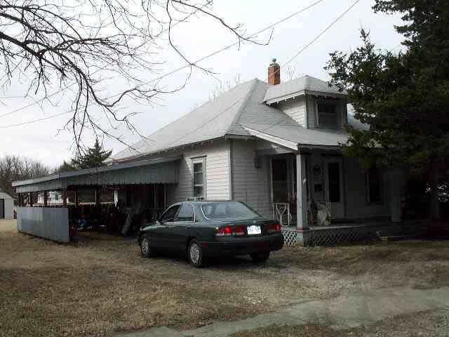 423 W 9th, Newton, KS 67114