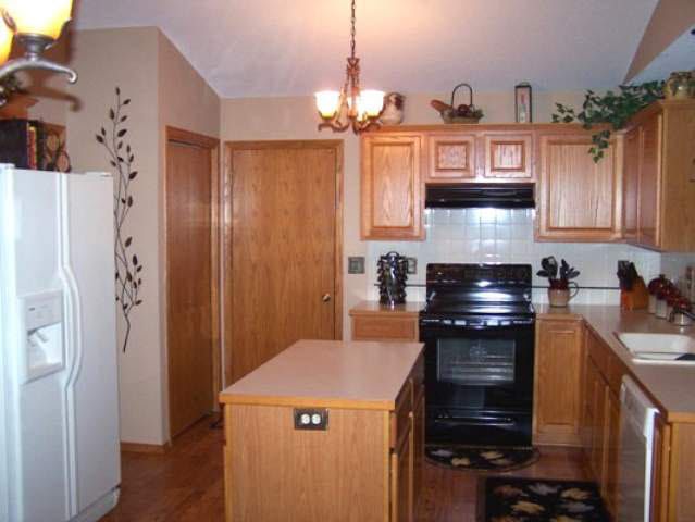 6826 E Perryton, Bel Aire, KS 67226