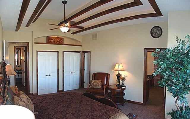 6903 Central Park Ave, Bel Aire, KS 67226