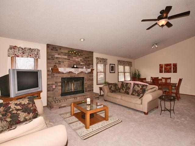 315 E Tall Tree Rd, Derby, KS 67037