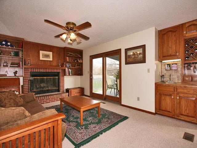 1112 E Partridge Cr, Derby, KS 67037