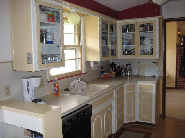8208 E Peach Tree, Wichita, KS 67207