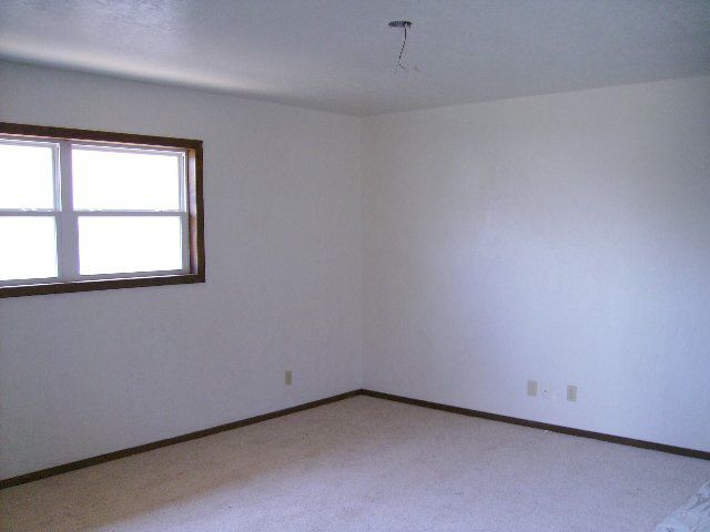 3952 N Edgemoor, Bel Aire, KS 67220