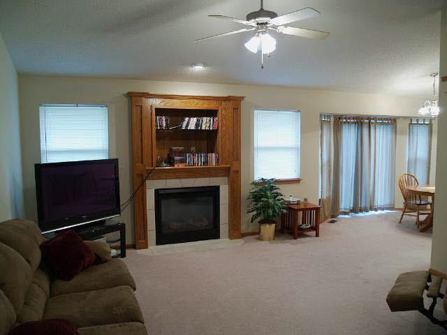 11513 E 2nd St, Wichita, KS 67207