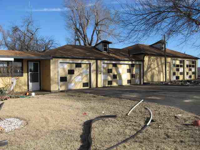515 E 85th St N, Valley Center, KS 67147