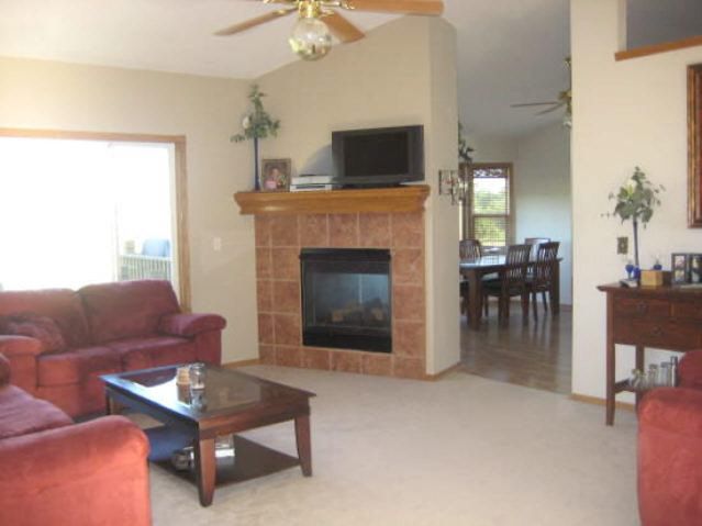 404 S Quail Run Ct, Andover, KS 67002