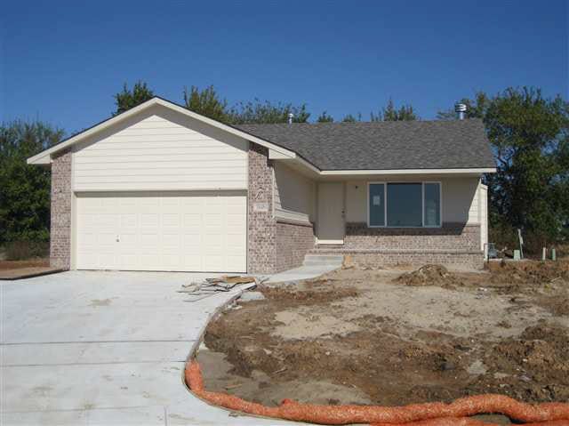 1049 Splitwood Way Ct, Derby, KS 67037