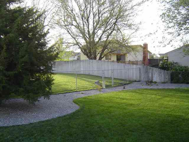 1208 E Dirck, Haysville, KS 67060