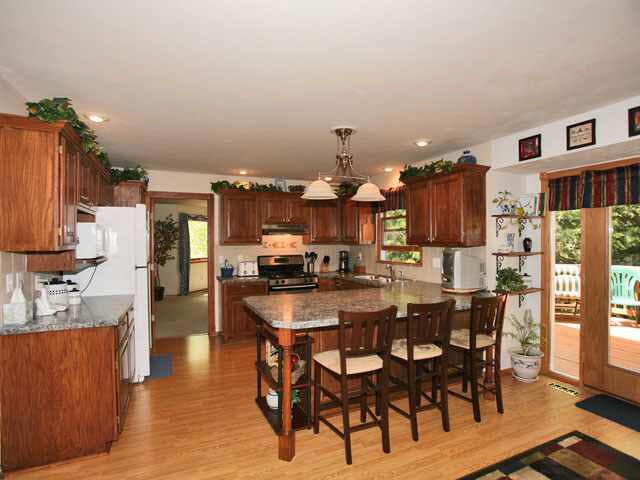 1337 N Briarwood, Derby, KS 67037